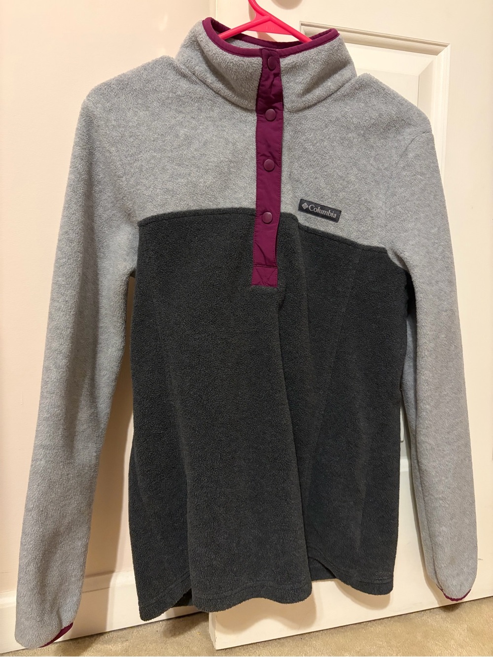 Columbia Gray & Charcoal Fleece Pullover with Plum Snap Placket